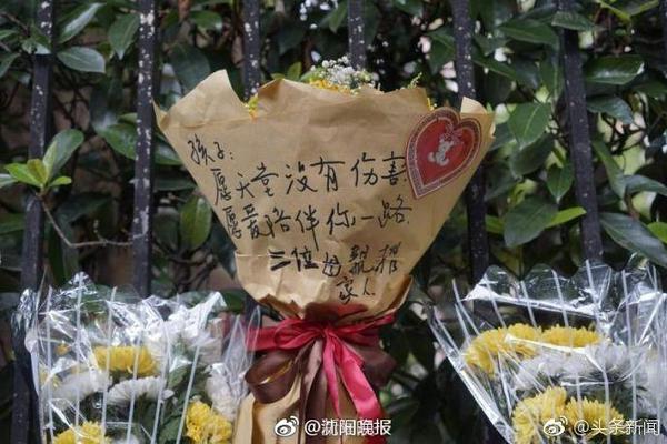 布克生涯总薪水5.34亿历史第3&仅次于詹库 乔治&恩比德分列4